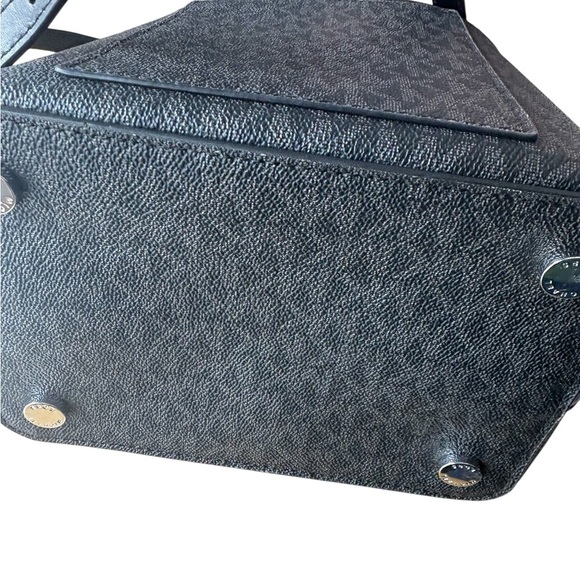 NWOT Michael Kors Charcoal Textured Crossbody - Picture 8 of 10